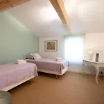 Unique In Famous Provence Historic Village فيلة فينوف ليز أفيجْنْ