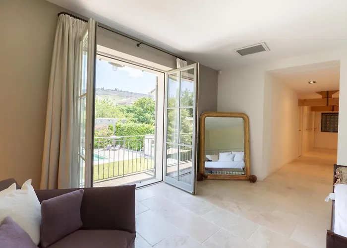 Villa Unique In Famous Provence Historic Village Villeneuve-les-Avignon